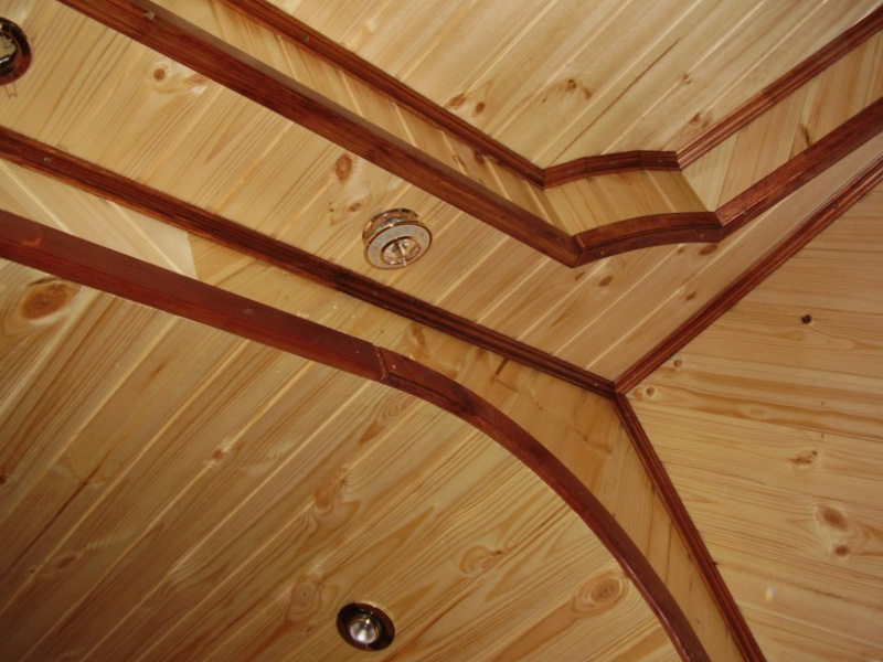 Обшить потолок в деревянном доме - 2