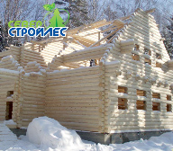 деревянный дом или баня зимой